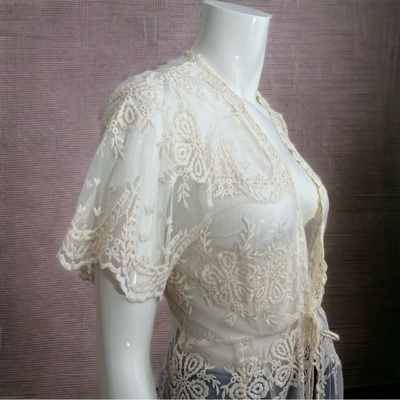 [M] MAIN STRIP Lace Tunic - Picture 4 of 13